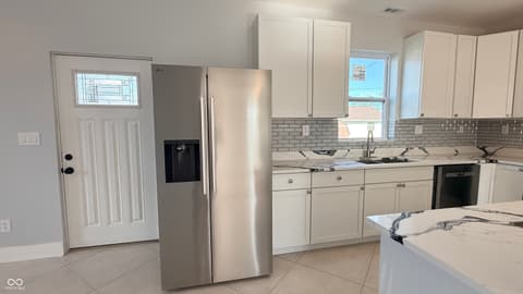Kitchen at 189 Pinedale Drive, Whiteland, IN