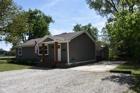 Photo of 389 E Morris Street, Martinsville, IN