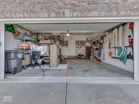 Garage at 664 Vandyke Way, Greenwood, IN