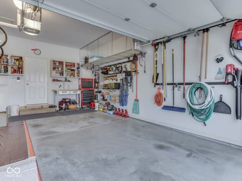 Garage at 664 Vandyke Way, Greenwood, IN