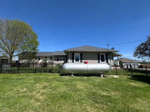 Photo of 8021 E State Road 236, Roachdale, IN