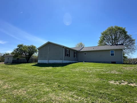 Photo of 8021 E State Road 236, Roachdale, IN