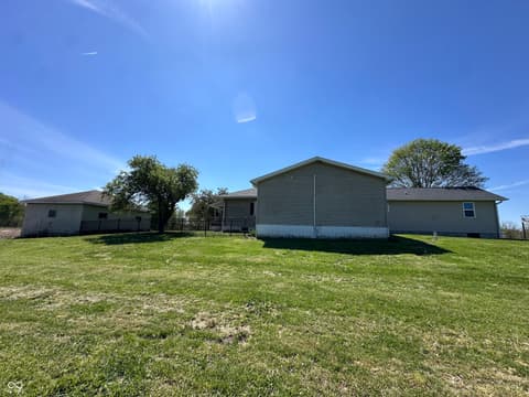 Photo of 8021 E State Road 236, Roachdale, IN