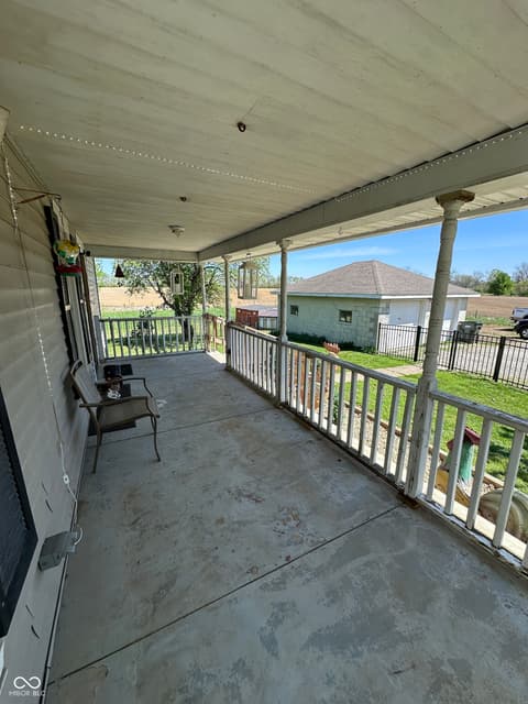 Photo of 8021 E State Road 236, Roachdale, IN