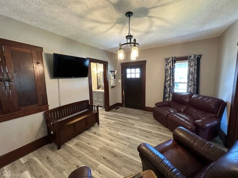 Photo of 8021 E State Road 236, Roachdale, IN
