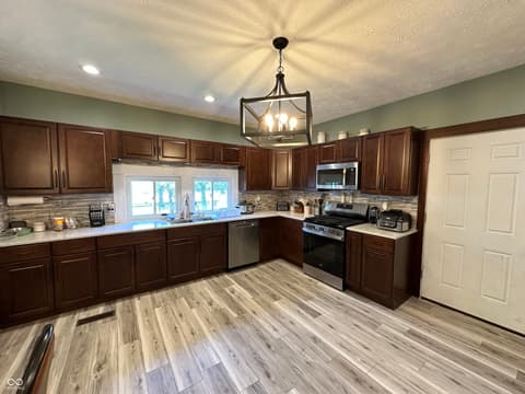 Photo of 8021 E State Road 236, Roachdale, IN