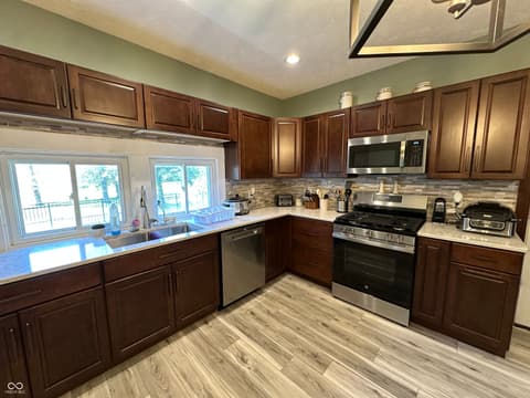 Photo of 8021 E State Road 236, Roachdale, IN