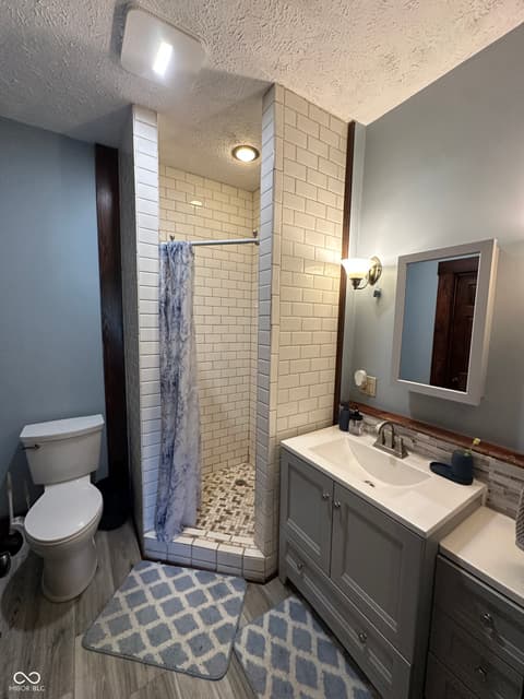 Photo of 8021 E State Road 236, Roachdale, IN