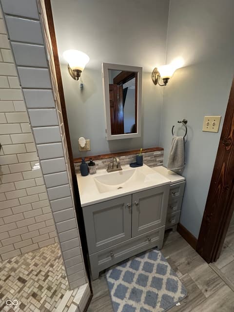 Photo of 8021 E State Road 236, Roachdale, IN