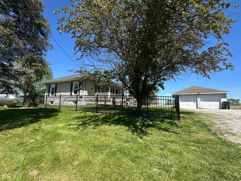 Photo of 8021 E State Road 236, Roachdale, IN
