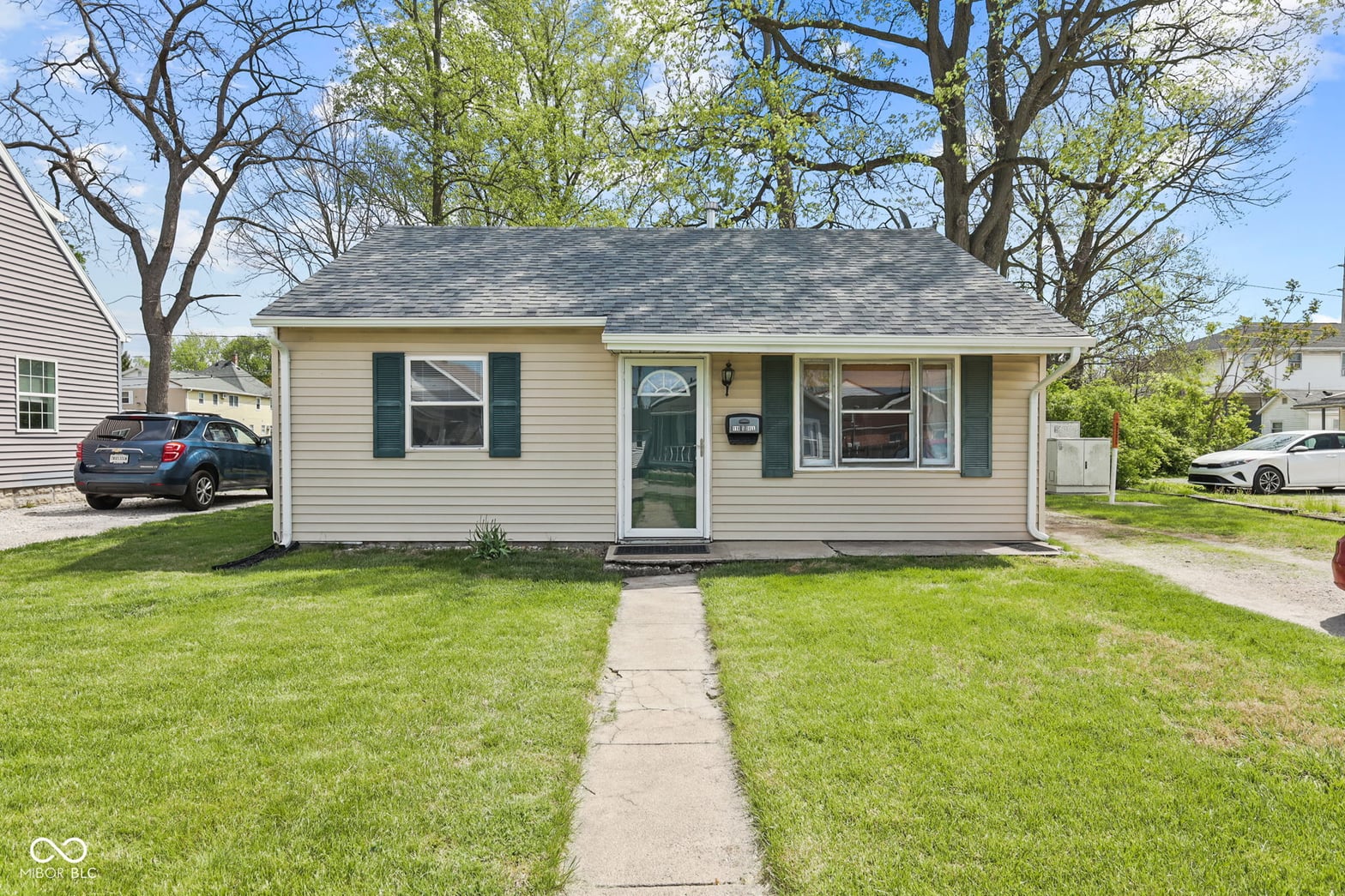 Front exterior at 118 S Dill Street, Muncie, IN