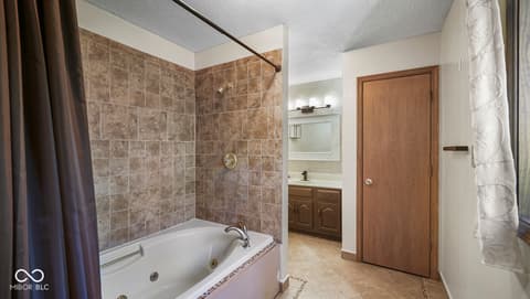 Photo of 245 Fairway Court, Franklin, IN