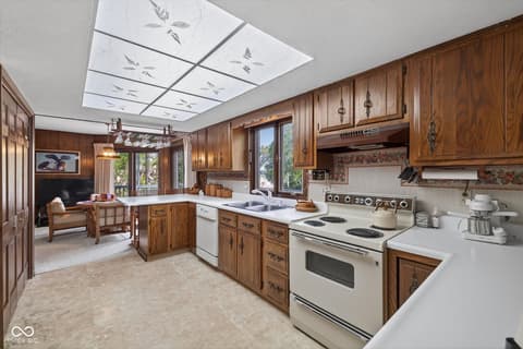 Kitchen at 8002 N Lakeview Drive, Unionville, IN