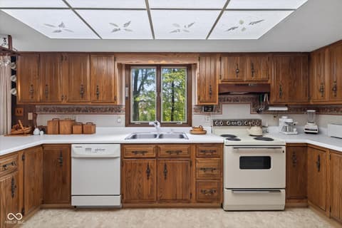 Kitchen at 8002 N Lakeview Drive, Unionville, IN