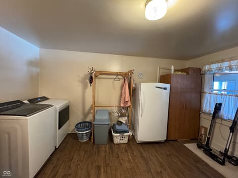 Laundry room at 2335 N Main Street, Rushville, IN
