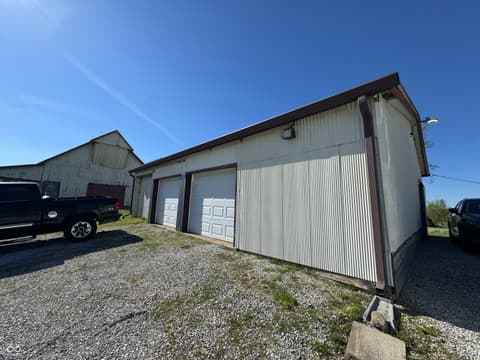 Garage at 2335 N Main Street, Rushville, IN