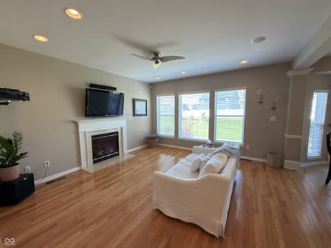 Photo of 334 Arborglen Drive, Brownsburg, IN