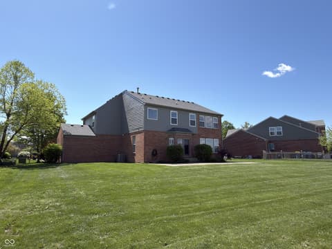 Photo of 334 Arborglen Drive, Brownsburg, IN
