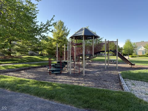 Photo of 334 Arborglen Drive, Brownsburg, IN