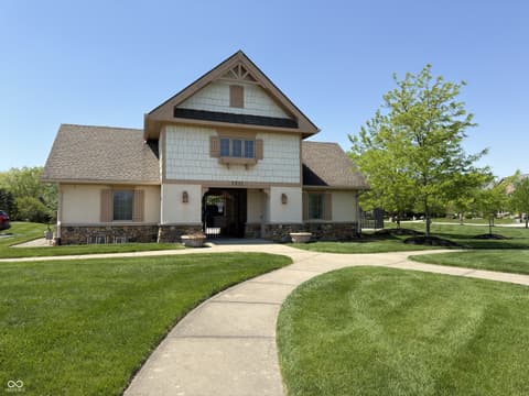 Photo of 334 Arborglen Drive, Brownsburg, IN