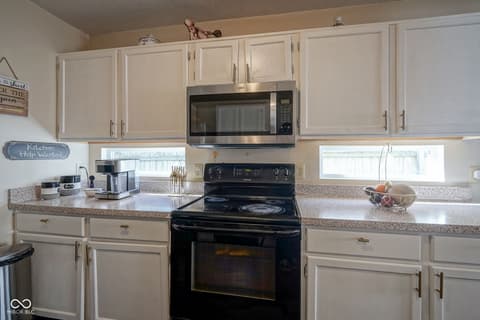 Photo of 9904 Worthington Boulevard, Fishers, IN