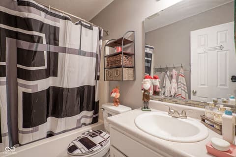 Photo of 9904 Worthington Boulevard, Fishers, IN