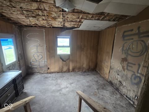 Workshop — 835 S 3rd Street, Clinton, IN