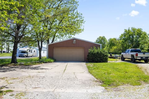 Barn — 8545 N County Road 650 E, Brownsburg, IN