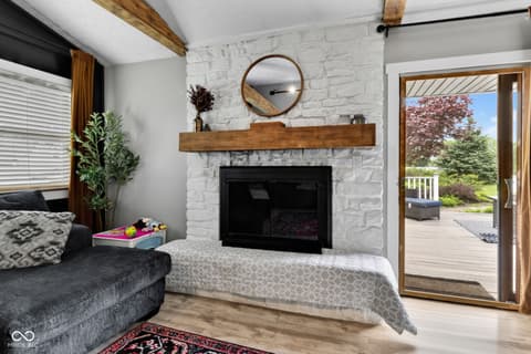 Fireplace — 4703 W 1200 N, Knightstown, IN
