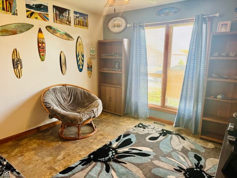 Sitting Room — 2720 Falcon Court, Seymour, IN