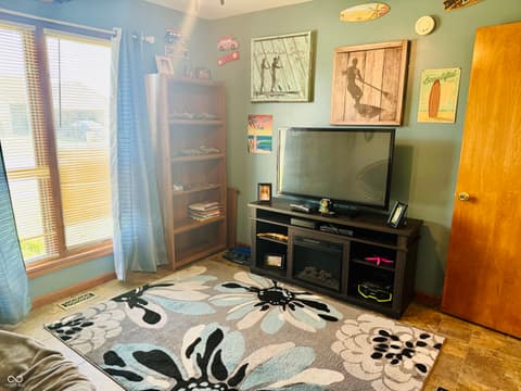 Living room at 2720 Falcon Court, Seymour, IN