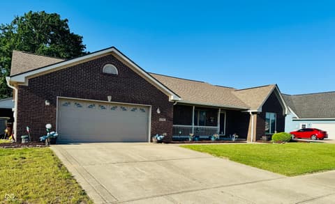 Front exterior at 2720 Falcon Court, Seymour, IN