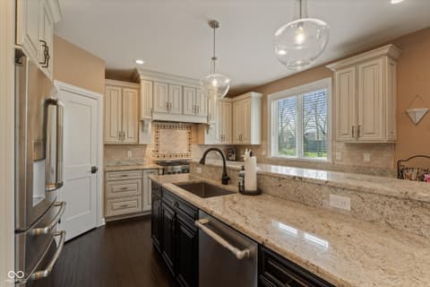 Kitchen at 13560 Limerick Drive, St John, IN