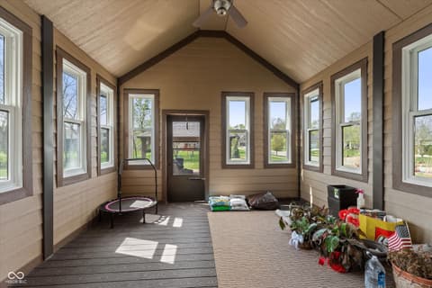 Bonus room at 13560 Limerick Drive, St John, IN