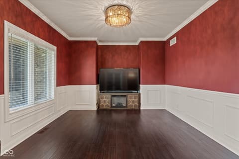 Living room at 13560 Limerick Drive, St John, IN