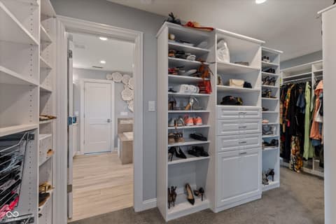 Walk In Closets — 13560 Limerick Drive, St John, IN