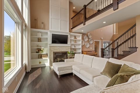 Living room at 13560 Limerick Drive, St John, IN