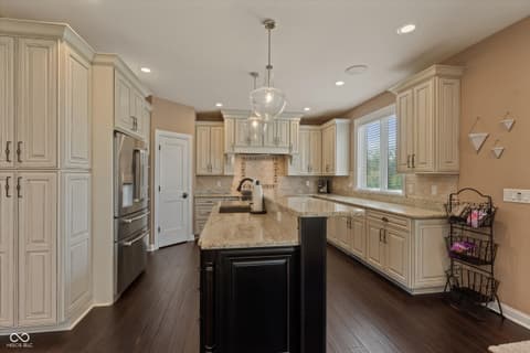 Kitchen at 13560 Limerick Drive, St John, IN