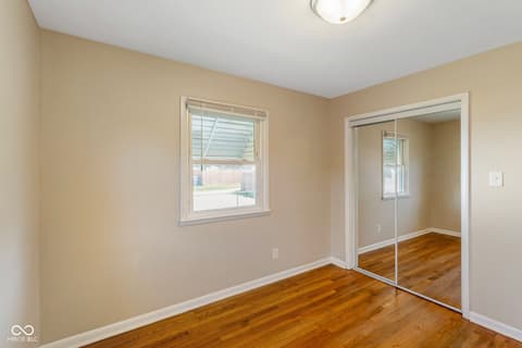 Foyer at 325 N 7th Avenue, Beech Grove, IN
