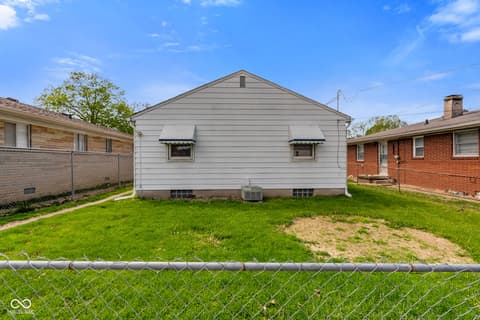 Yard at 325 N 7th Avenue, Beech Grove, IN