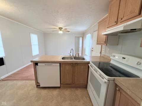 Photo of 608 E Bard Street, Crothersville, IN