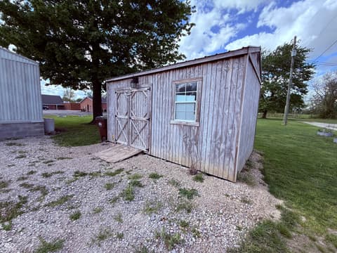 Photo of 608 E Bard Street, Crothersville, IN