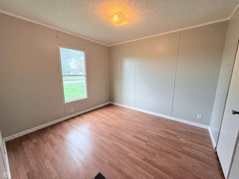 Photo of 608 E Bard Street, Crothersville, IN