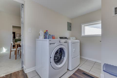 Laundry room at 381 Walnut Street, Franklin, IN