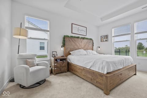Photo of 5424 Oak Knoll Drive, Whitestown, IN