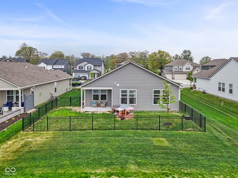 Photo of 5424 Oak Knoll Drive, Whitestown, IN