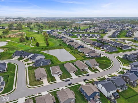 Photo of 5424 Oak Knoll Drive, Whitestown, IN