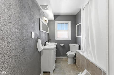 Photo of 321 E 34th Street, Anderson, IN