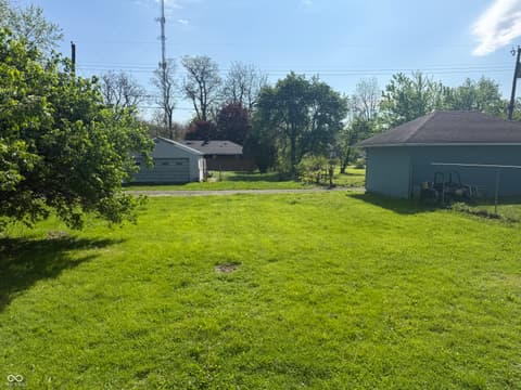 Yard at 3536 Hamilton Place, Anderson, IN