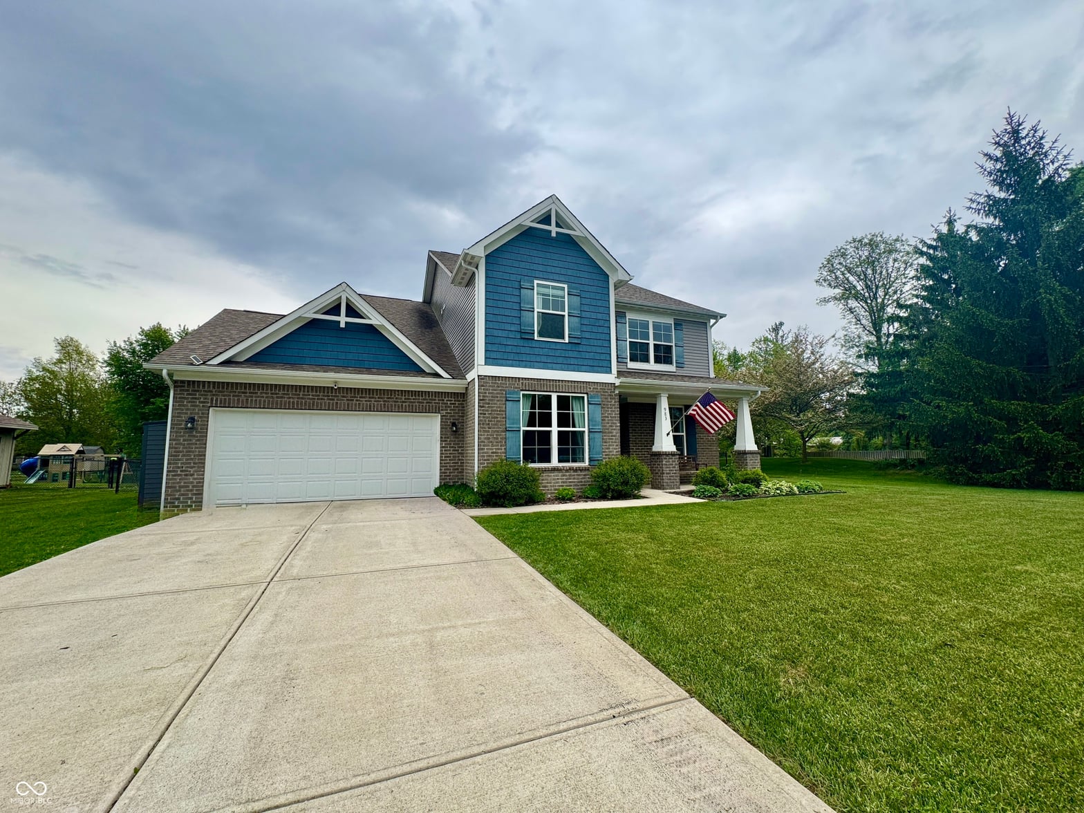 Photo of 983 S Raylee Garden Drive, New Palestine, IN